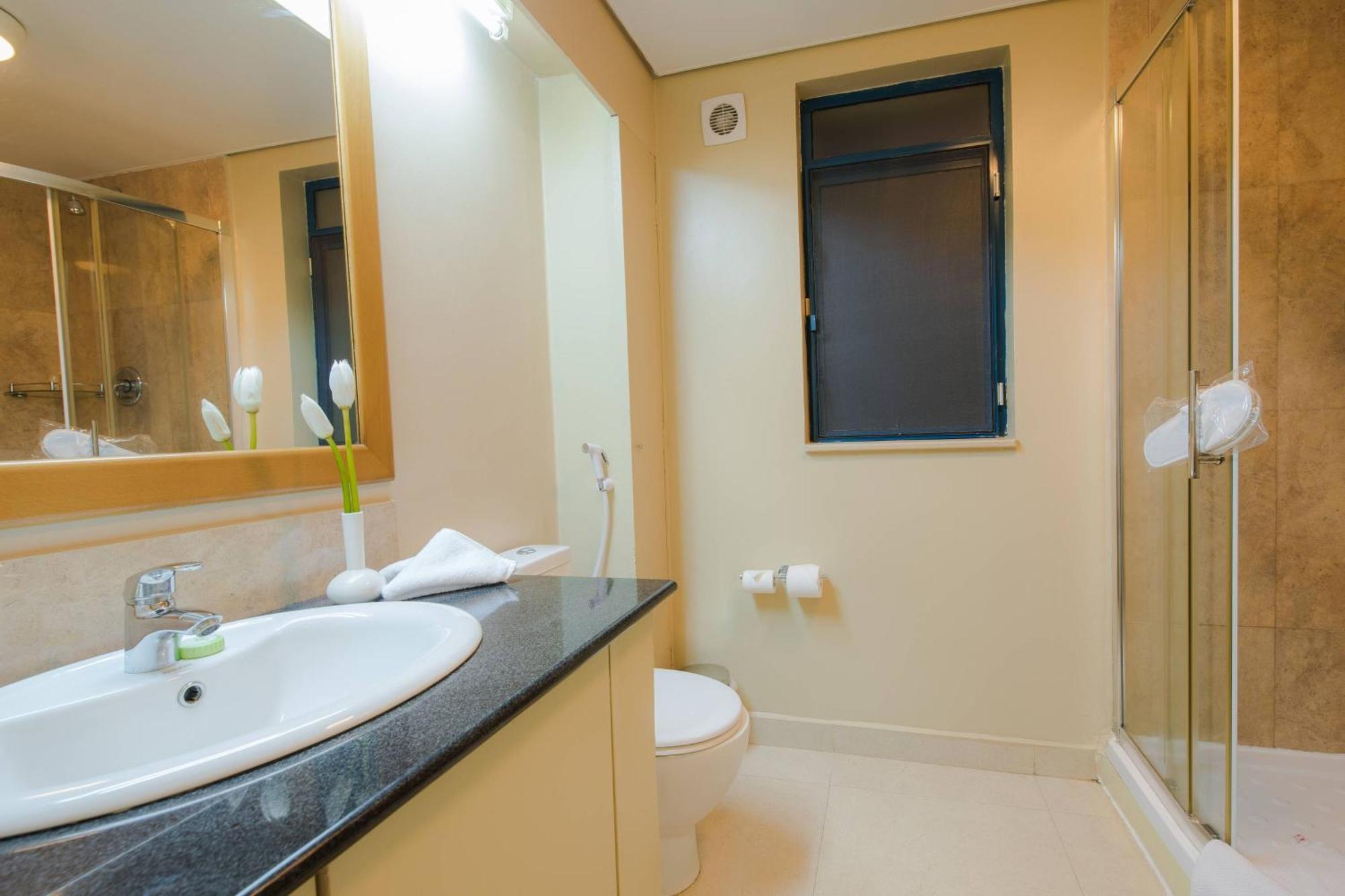 Protea Hotel By Marriott Dar Es Salaam Oyster Bay Exterior foto